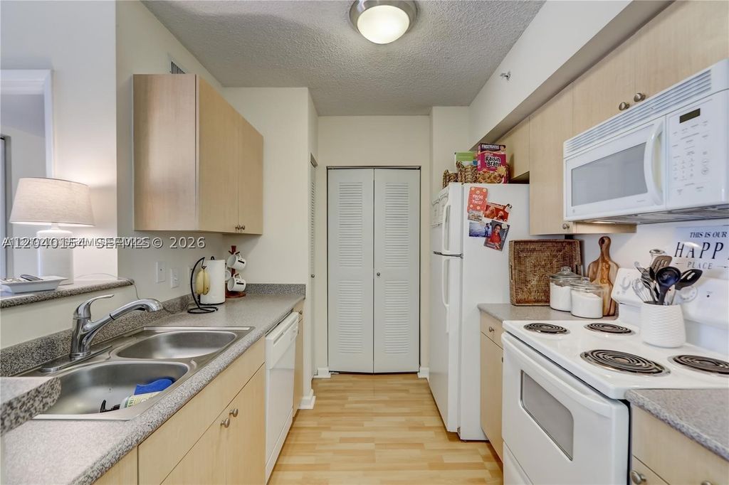 Photo of 1919 Van Buren St #620A, Hollywood, FL 33020 (MLS # A12040154)