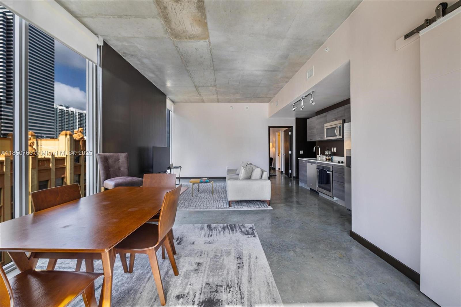 151 SE 1st St 401
