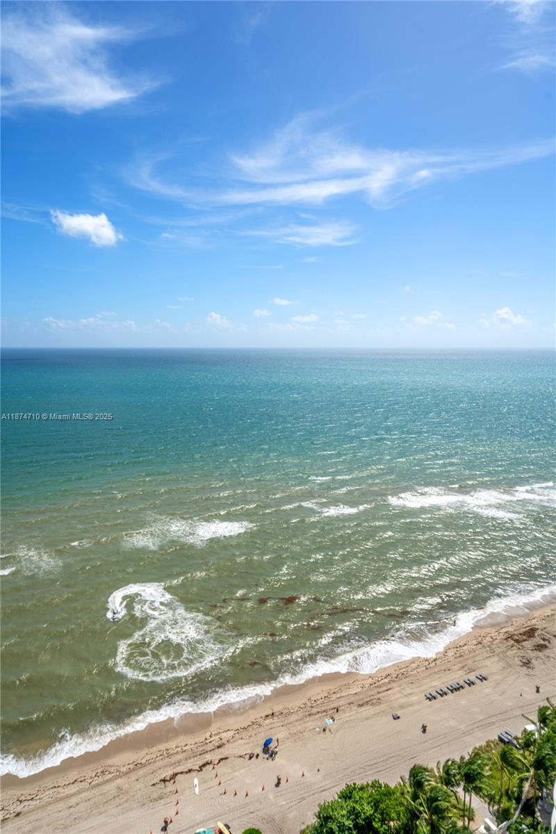 TDR TOWER III CONDO - Residential Lease