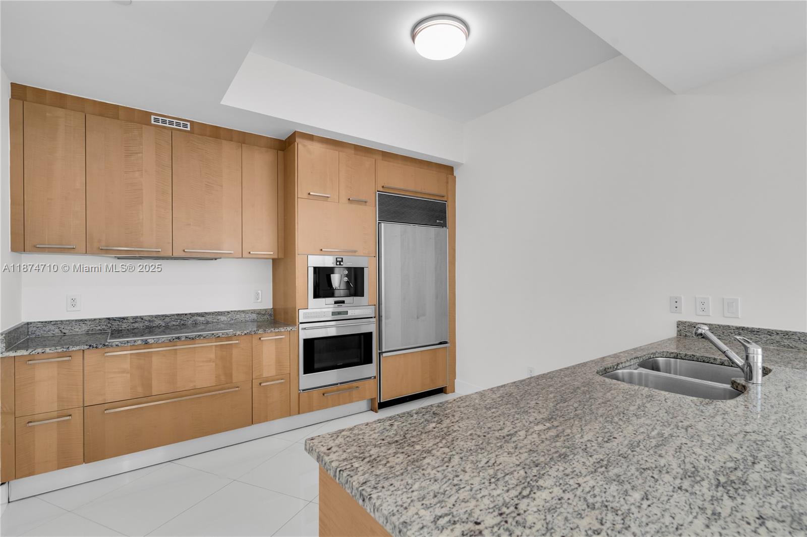 TDR TOWER III CONDO - Residential Lease