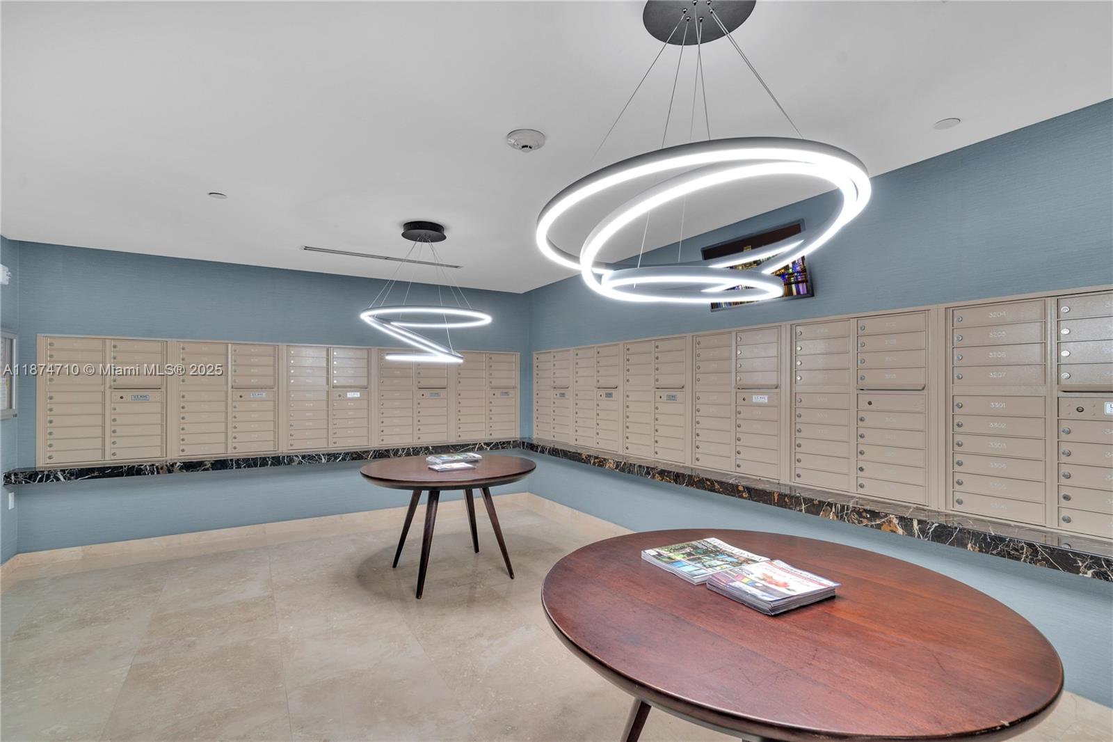 TDR TOWER III CONDO - Residential Lease