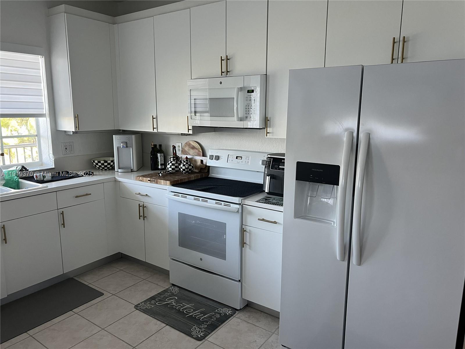 CAPTIVA CONDO D - Residential Lease