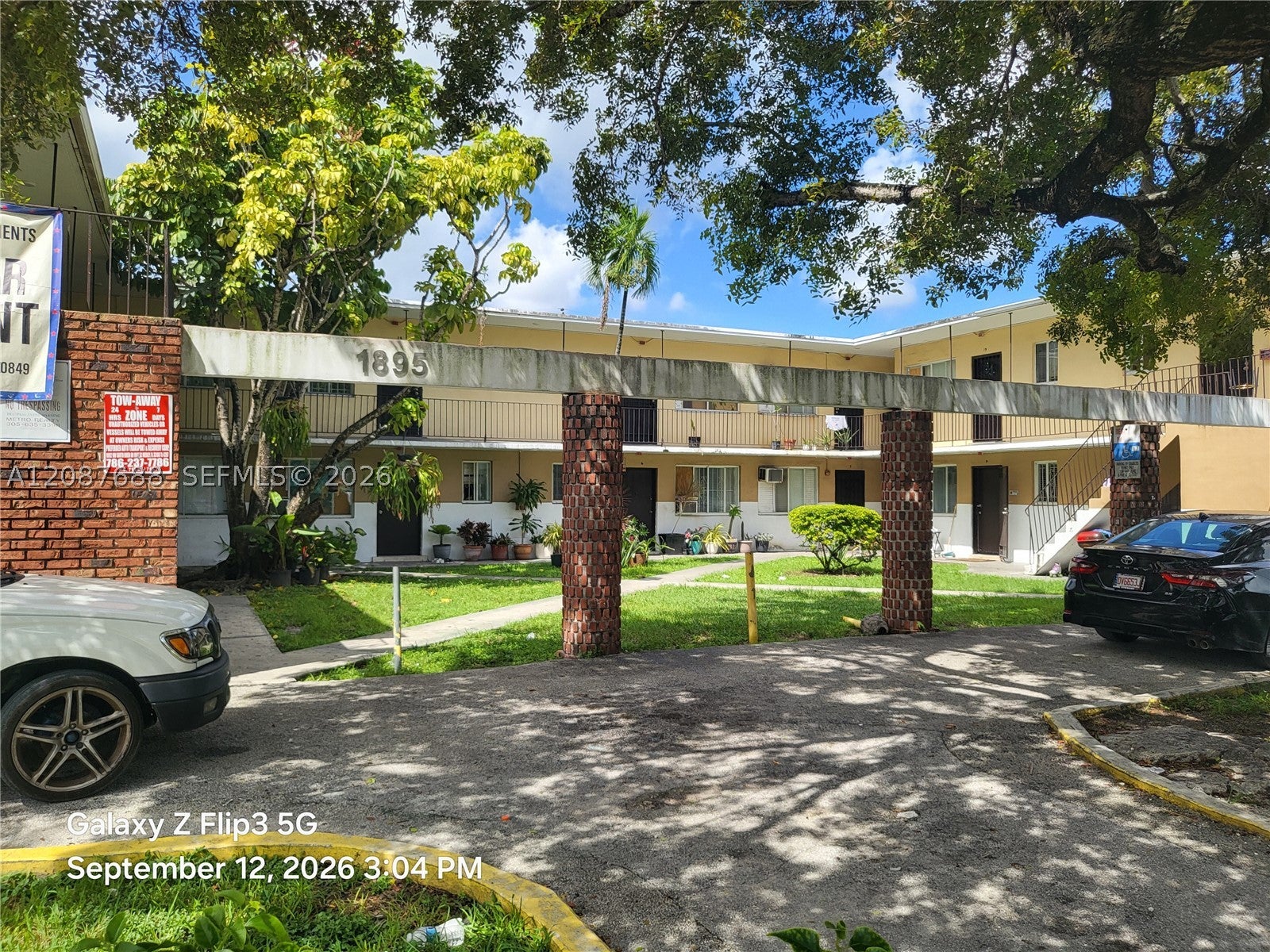 1895 NW 35th St