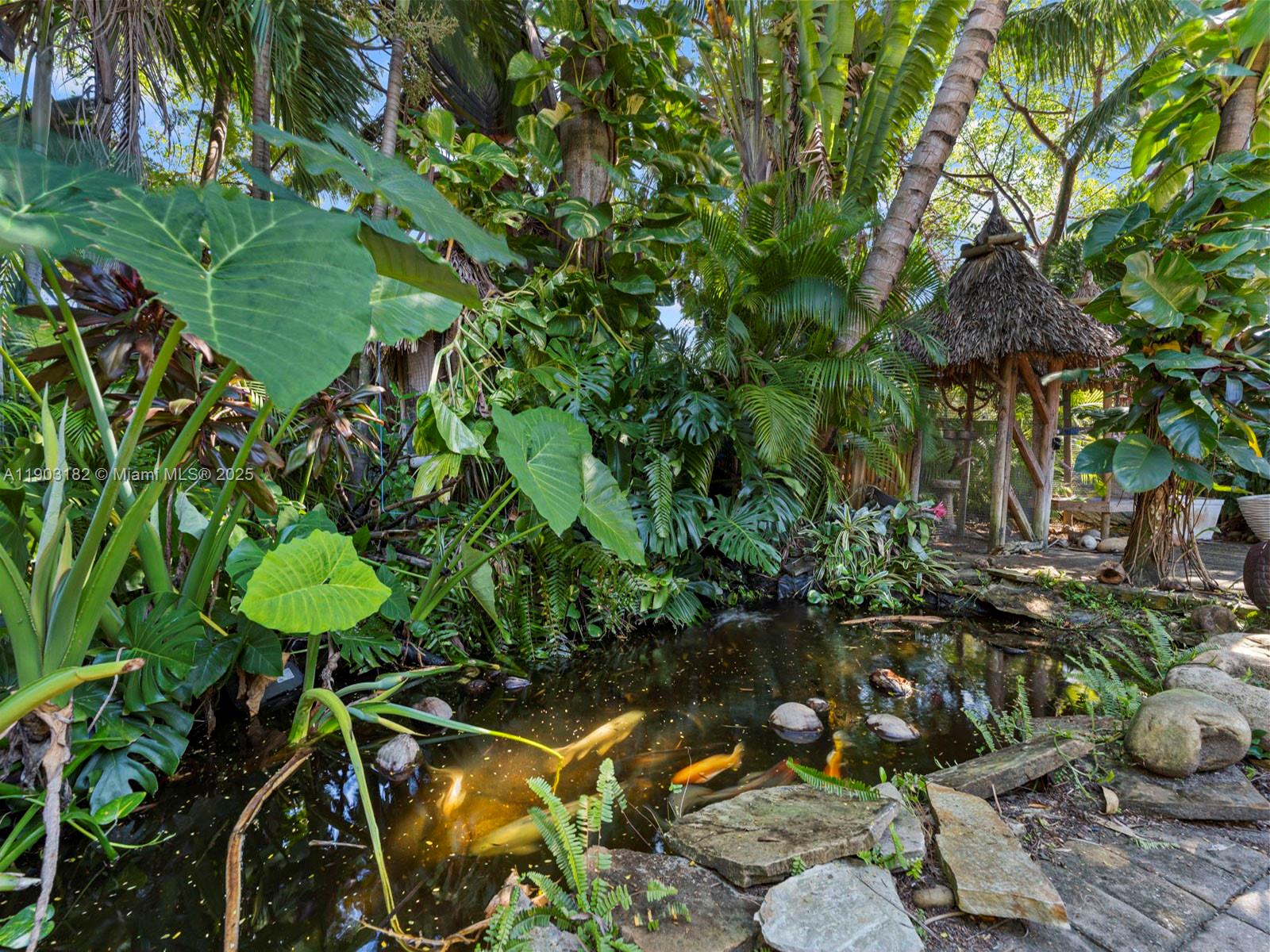 REDLAND REEF - Residential