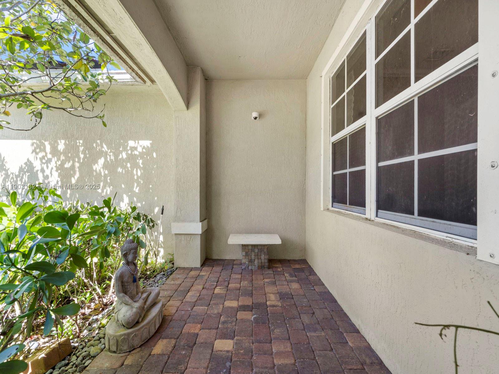 REDLAND REEF - Residential
