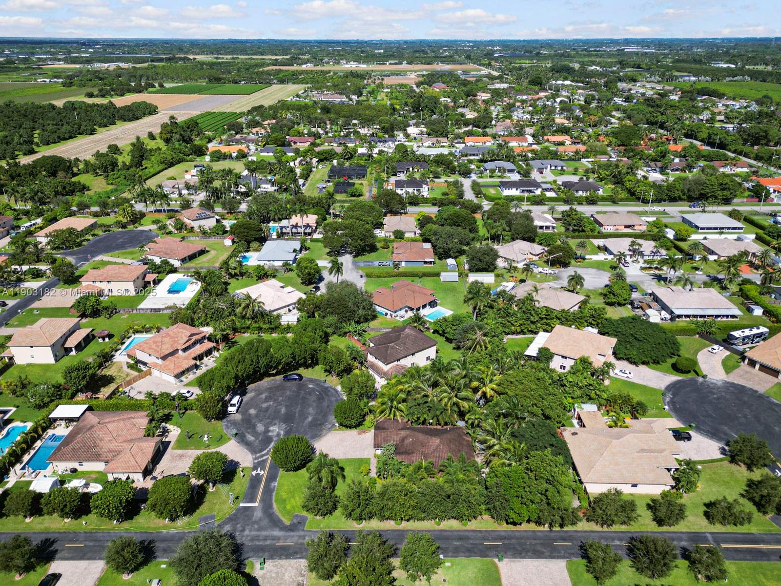 REDLAND REEF - Residential