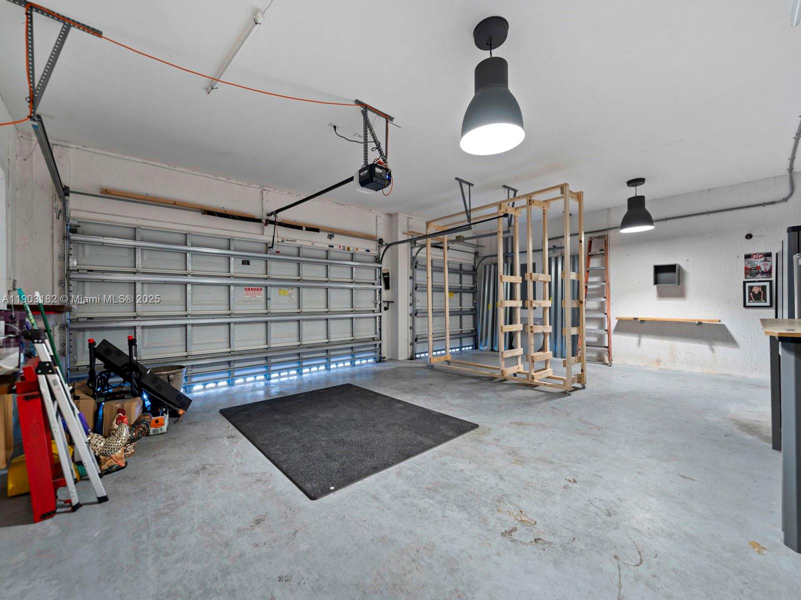 REDLAND REEF - Residential