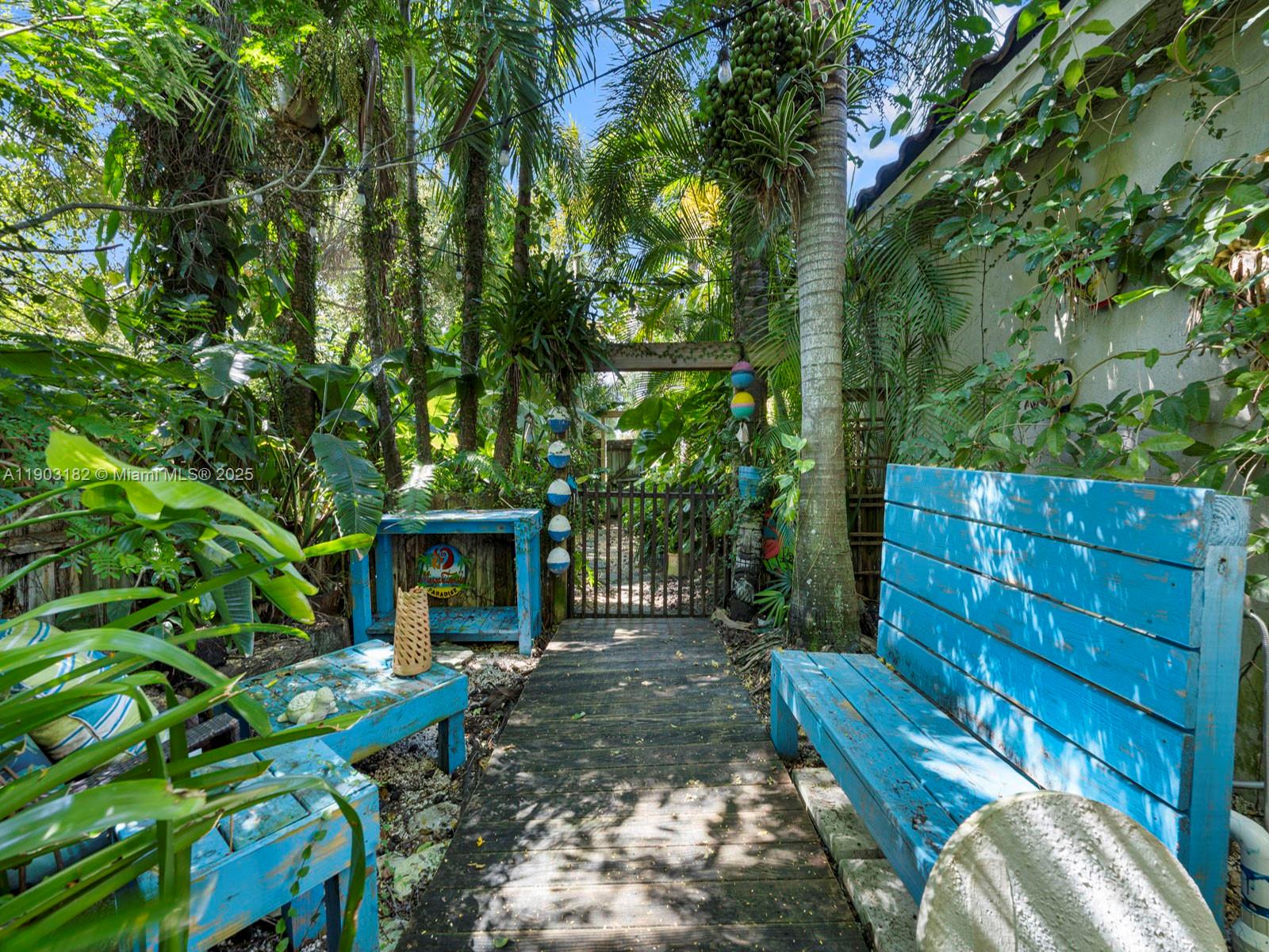 REDLAND REEF - Residential