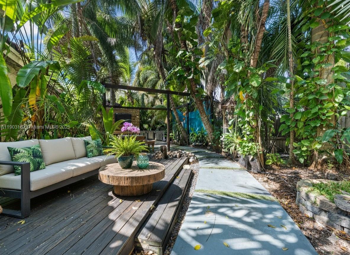 REDLAND REEF - Residential