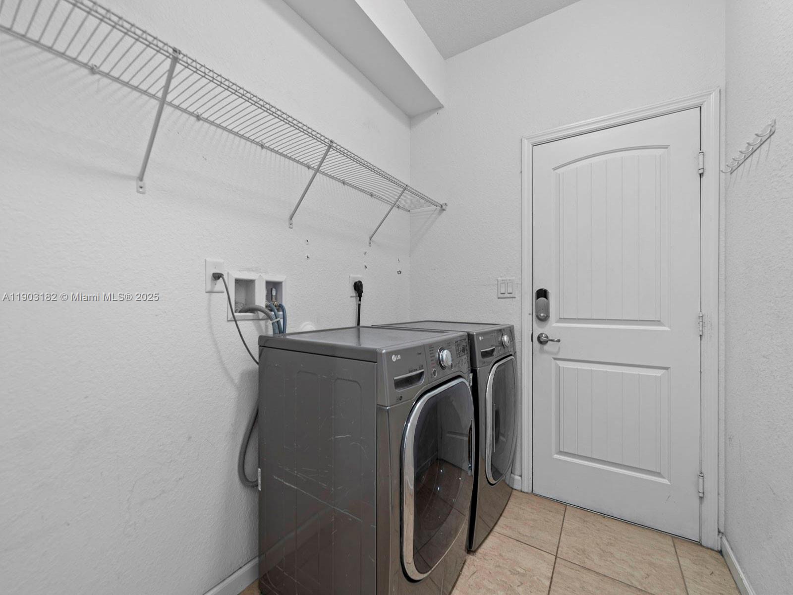 REDLAND REEF - Residential