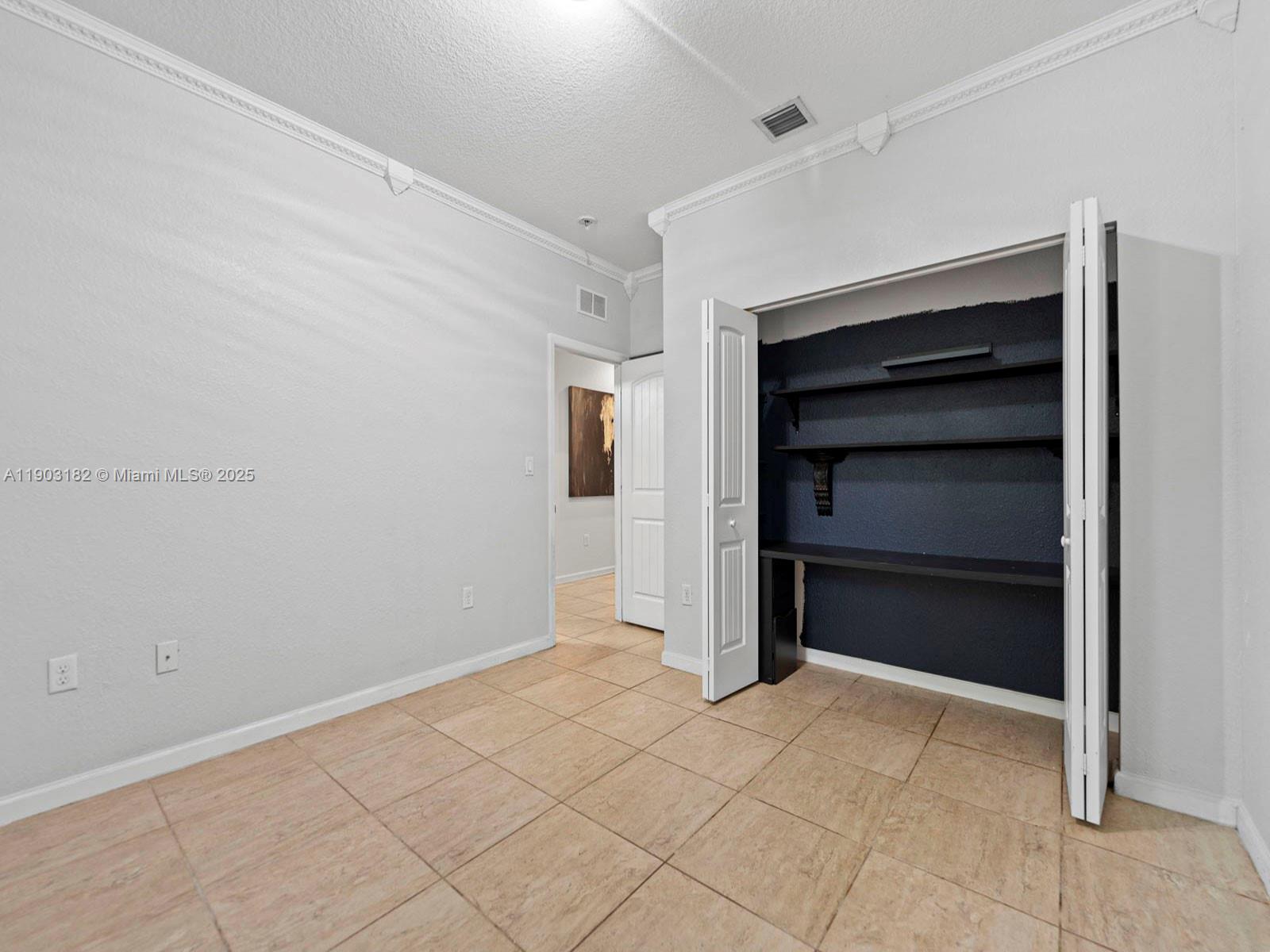 REDLAND REEF - Residential