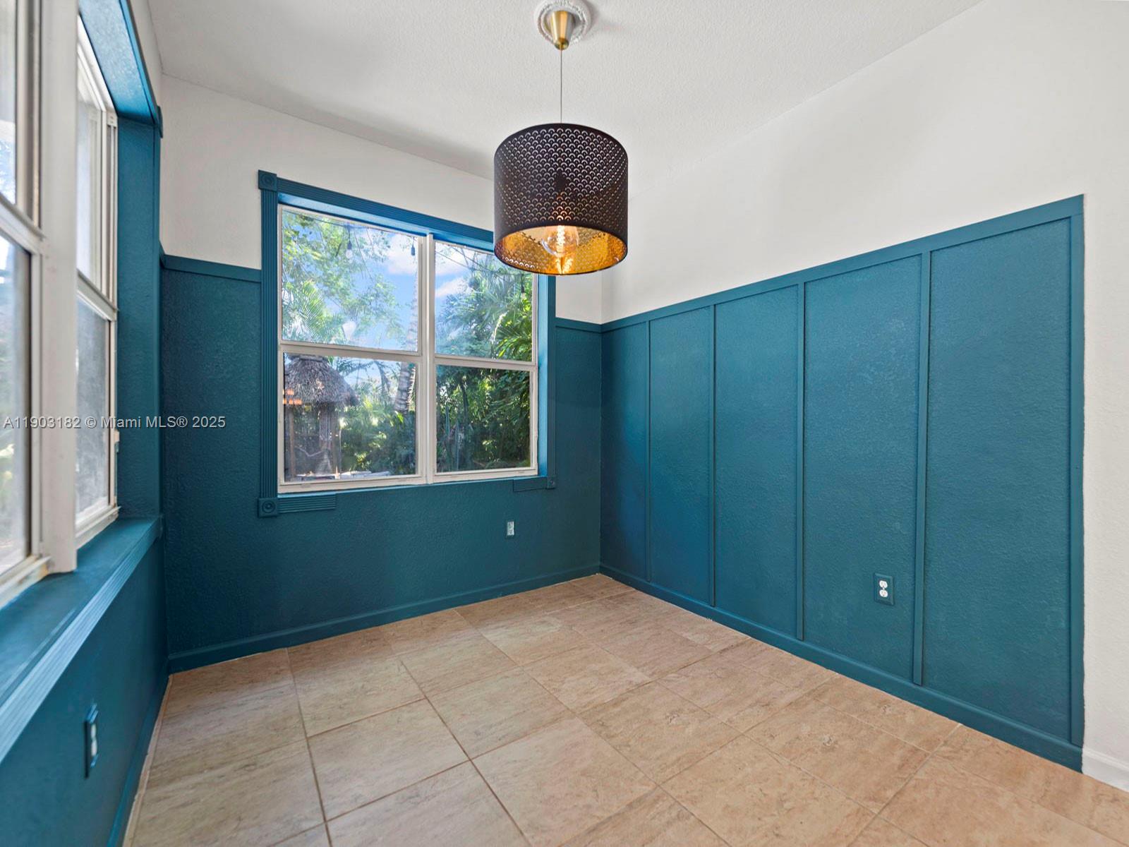 REDLAND REEF - Residential