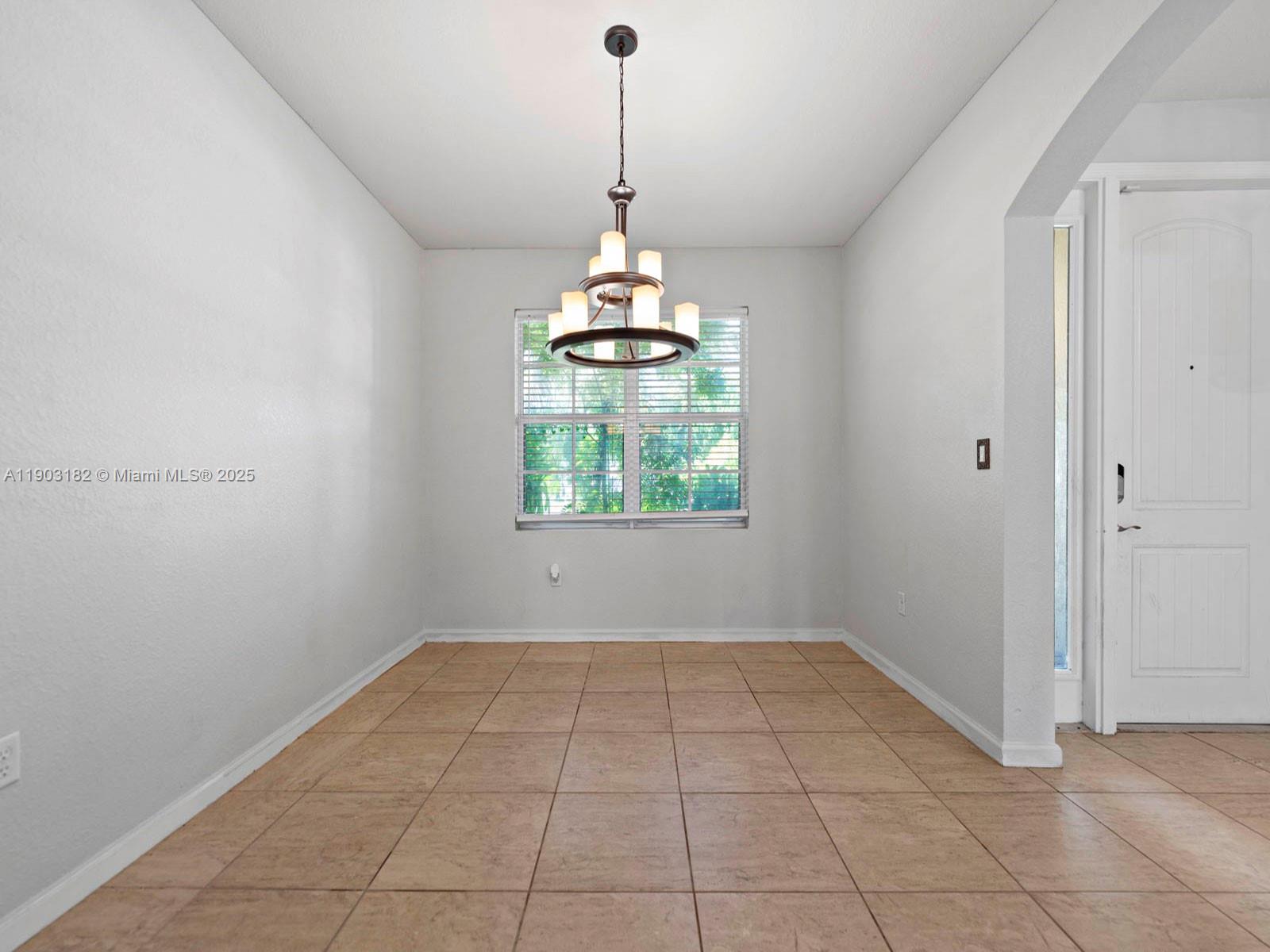 REDLAND REEF - Residential