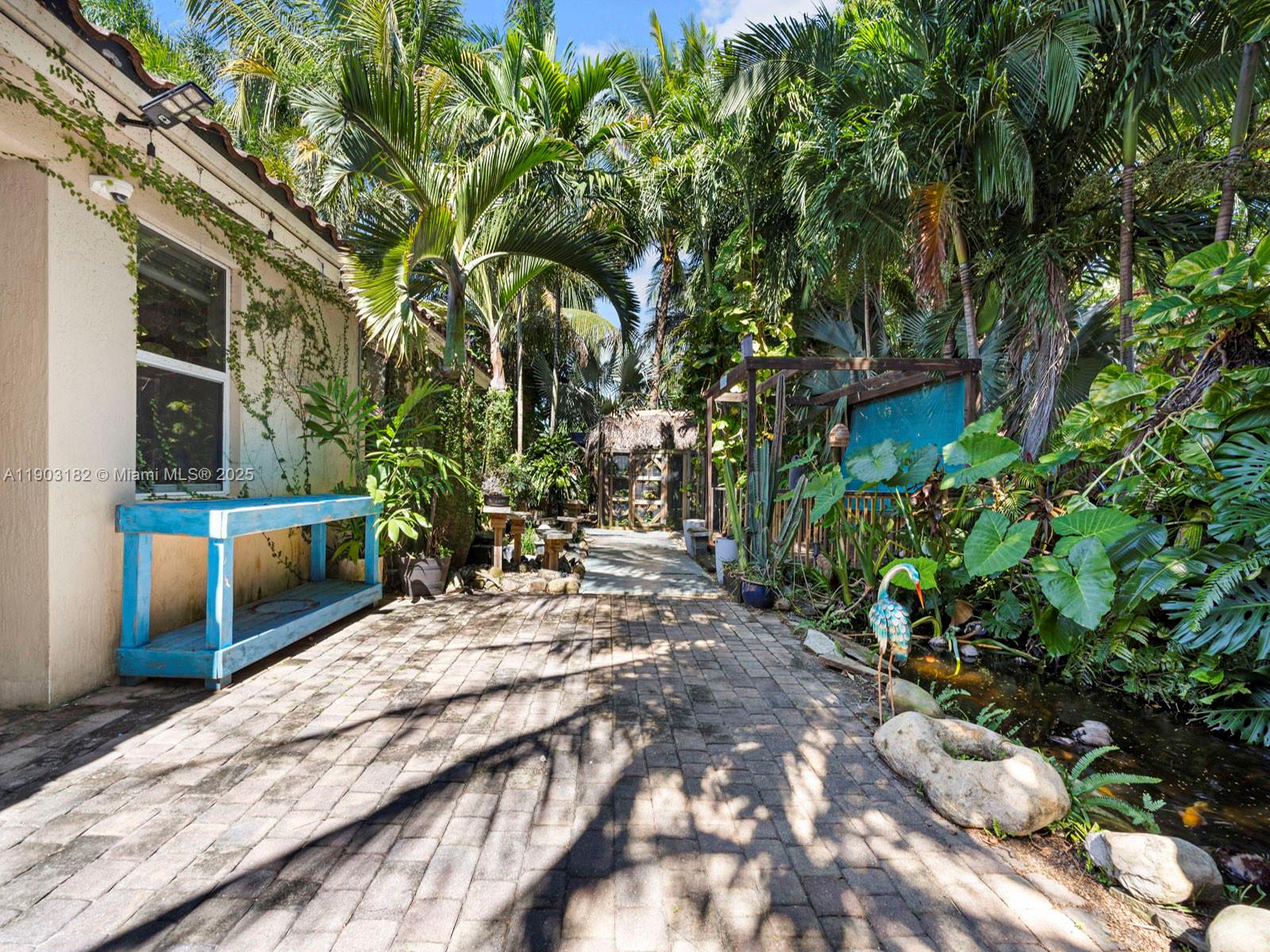 REDLAND REEF - Residential