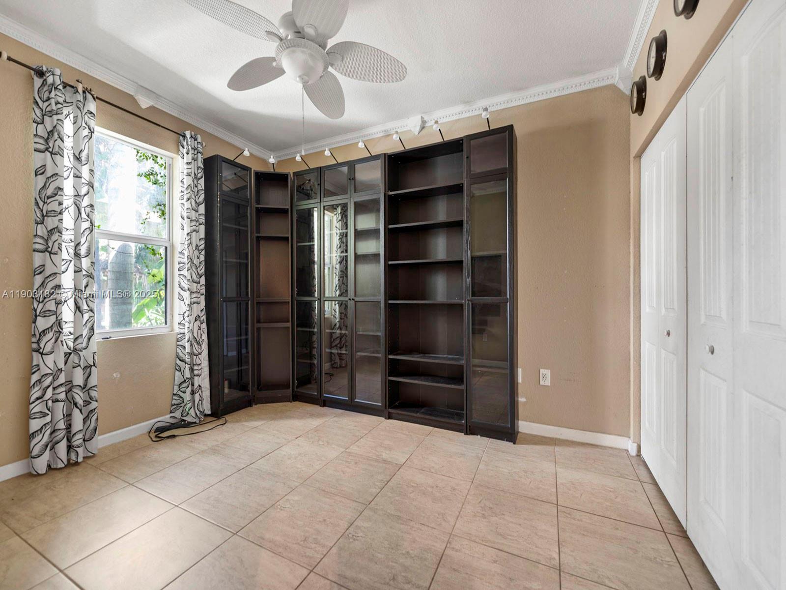 REDLAND REEF - Residential