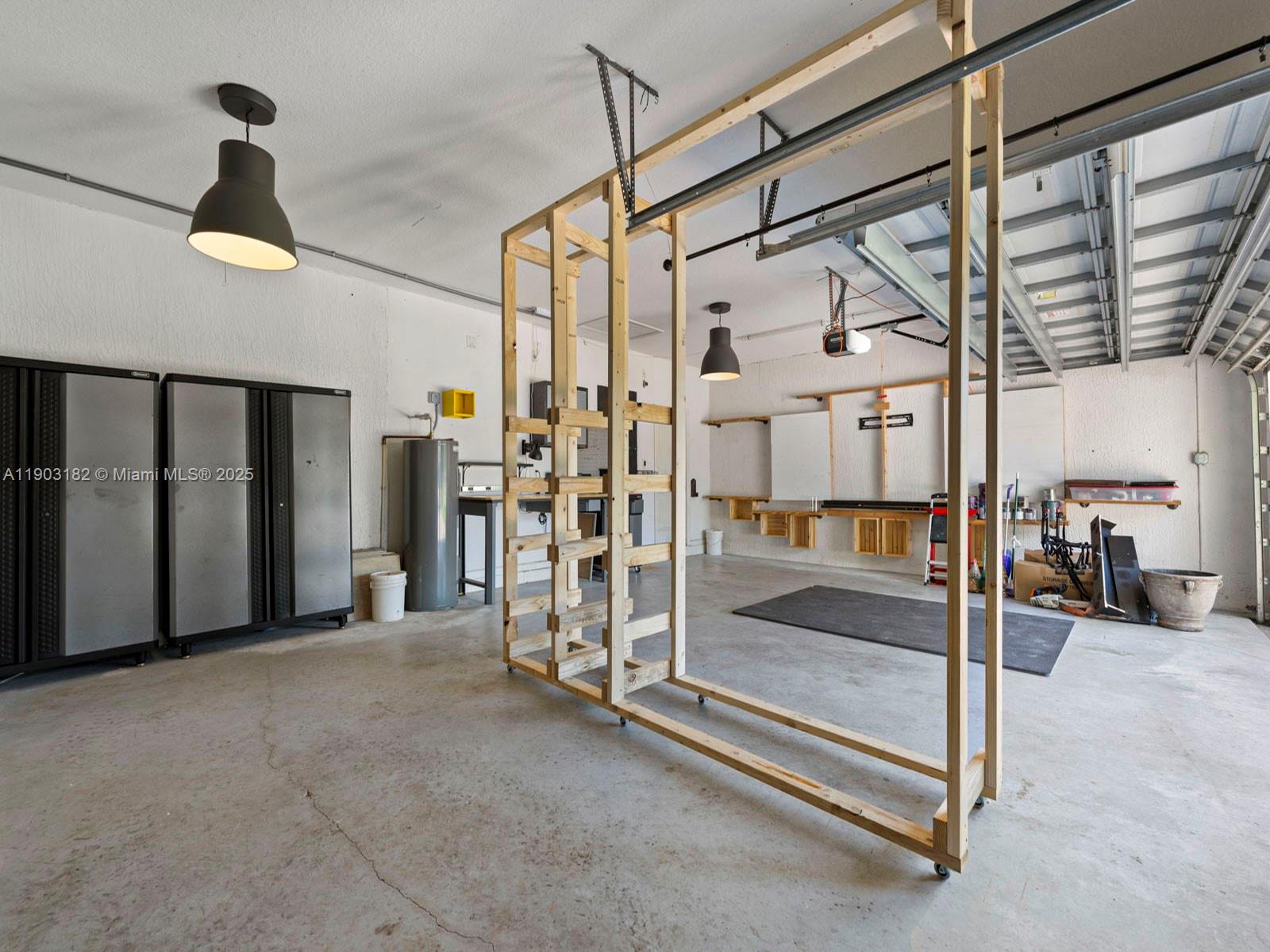 REDLAND REEF - Residential
