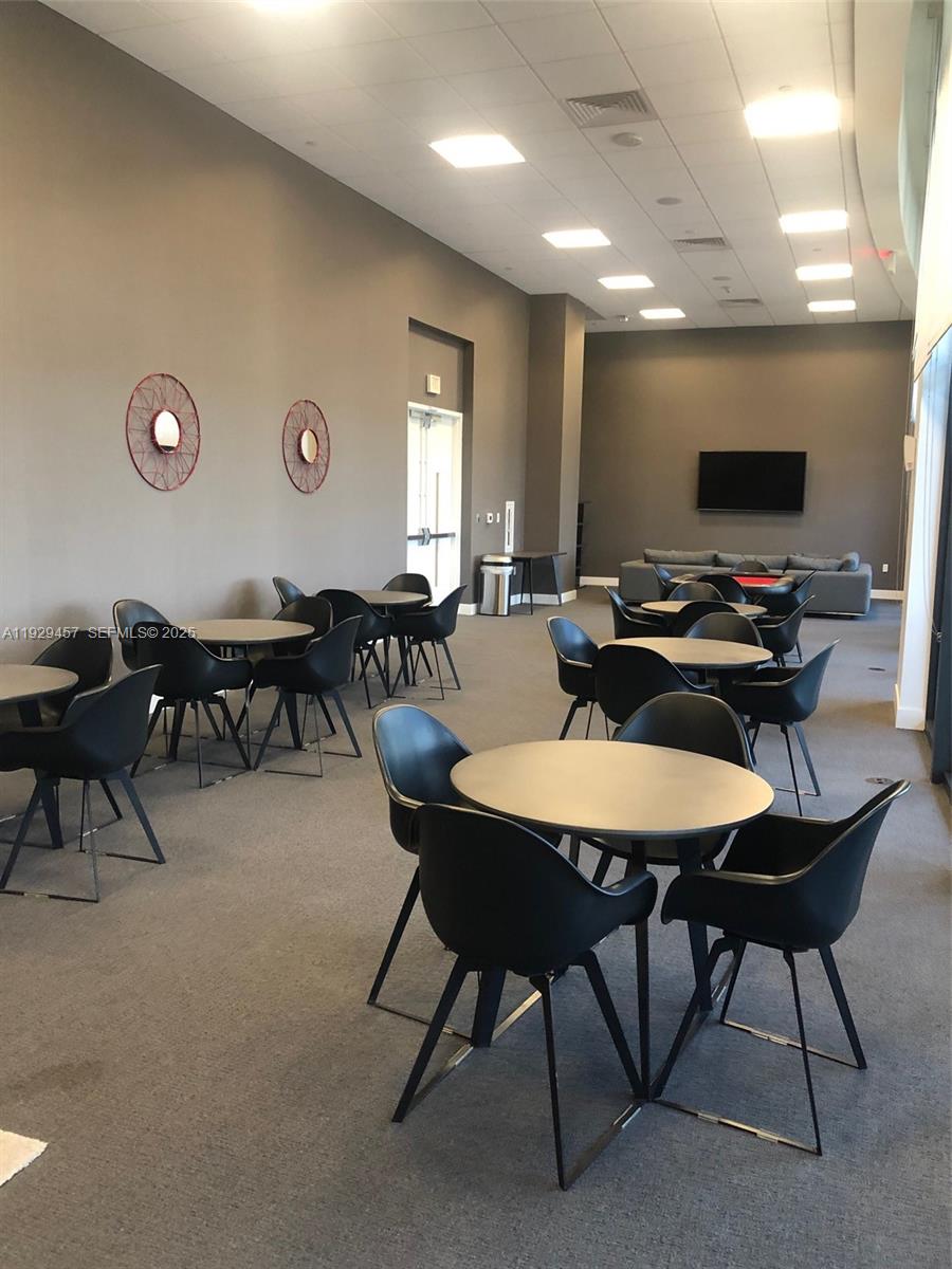 CANVAS CONDO - Residential Lease