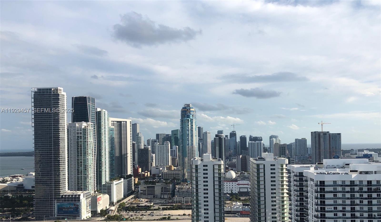 CANVAS CONDO - Residential Lease