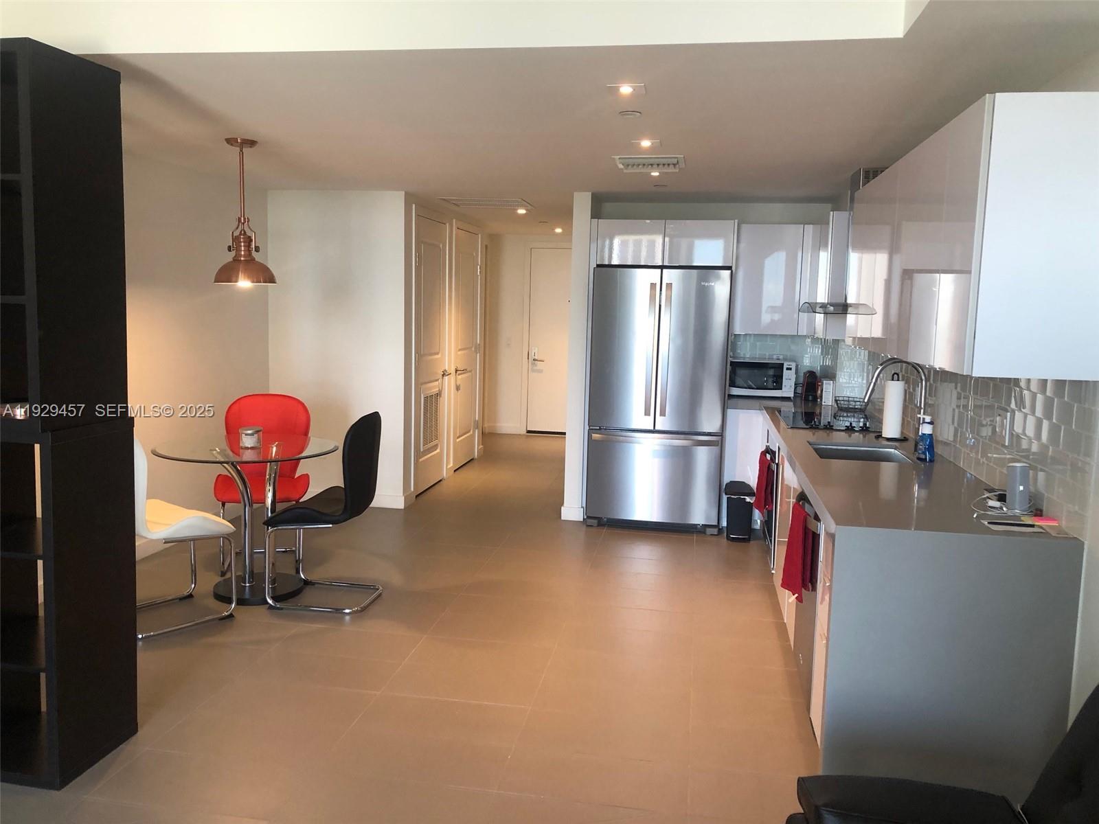 CANVAS CONDO - Residential Lease