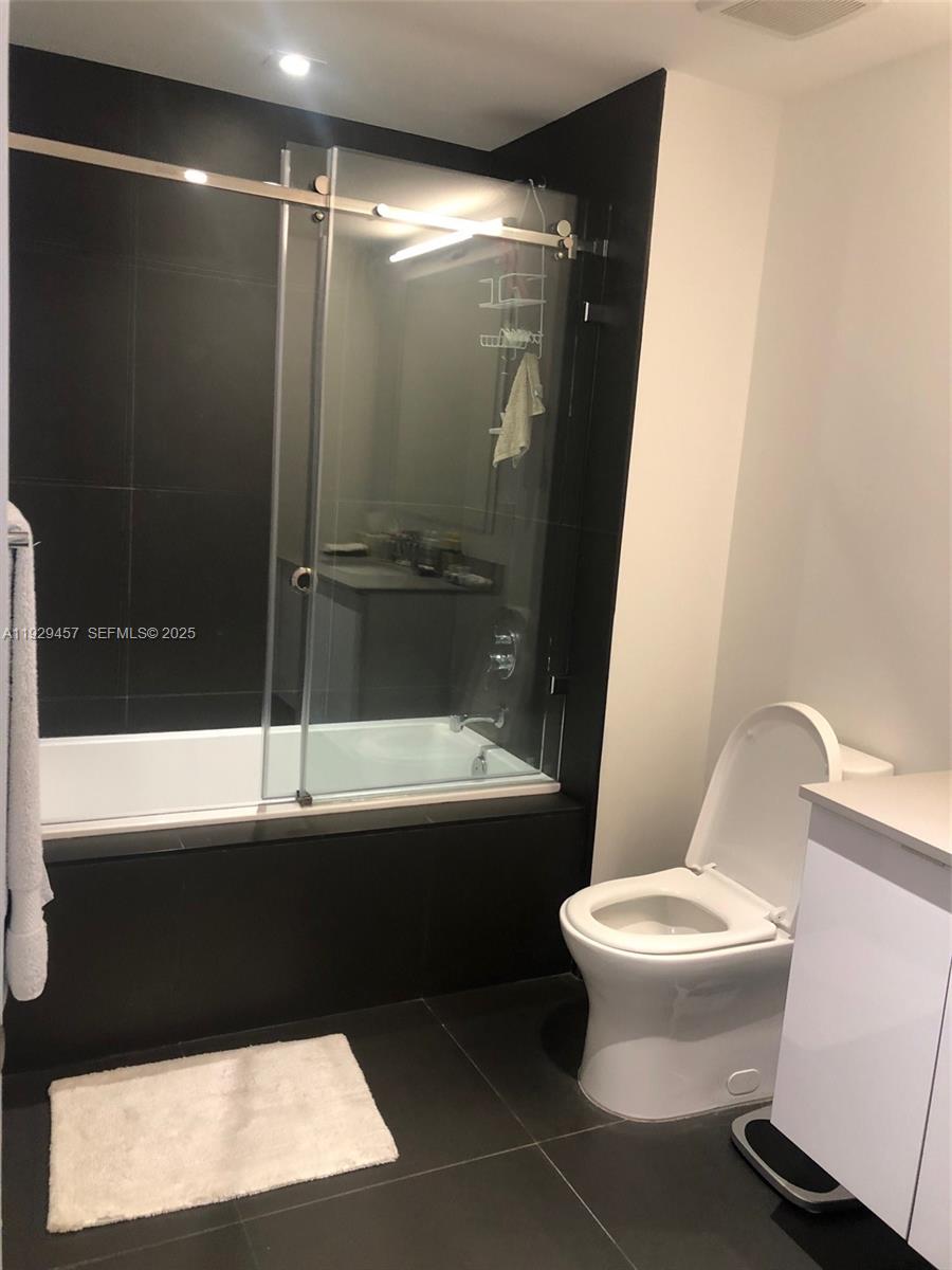 CANVAS CONDO - Residential Lease