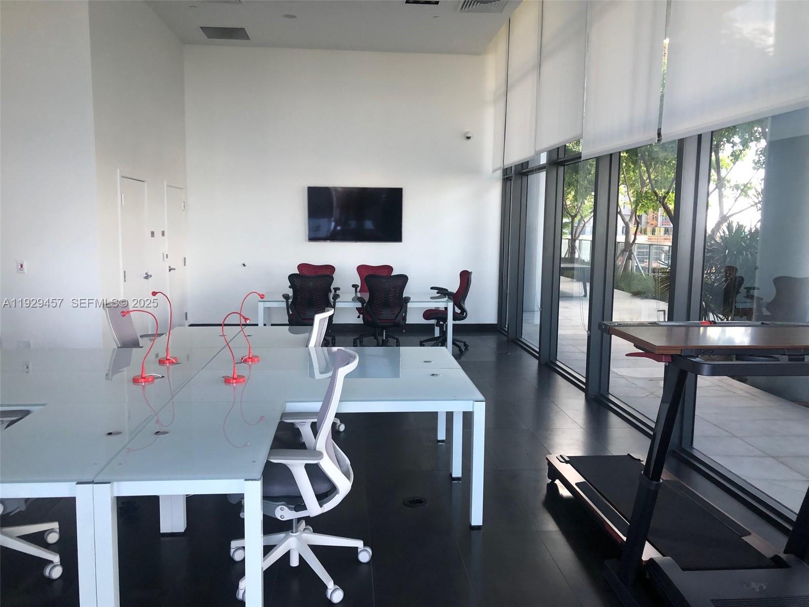 CANVAS CONDO - Residential Lease