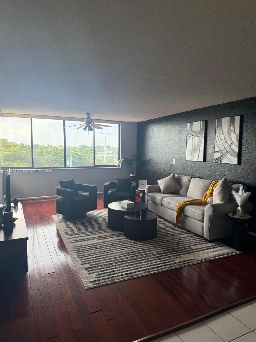 EATON AT HAMPTONS WEST CO - Residential