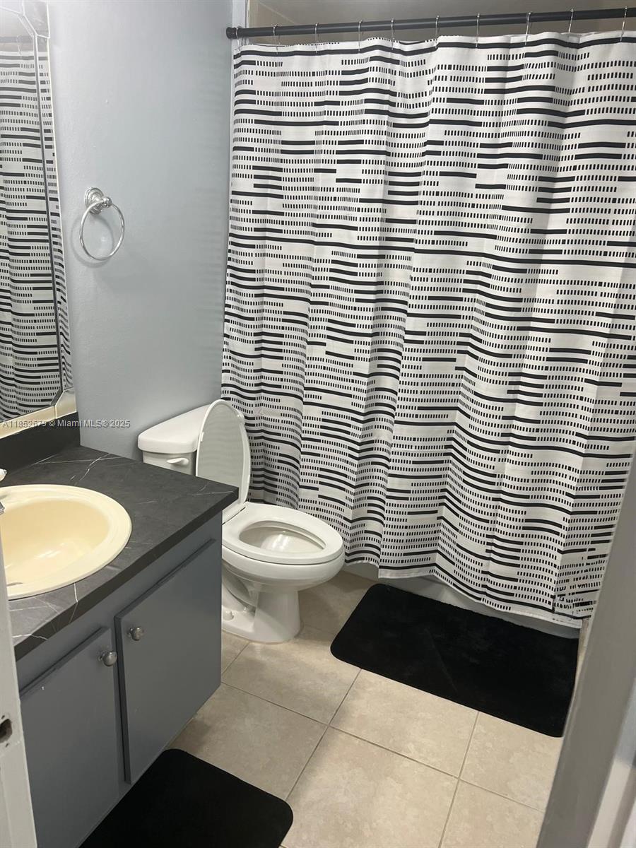 EATON AT HAMPTONS WEST CO - Residential