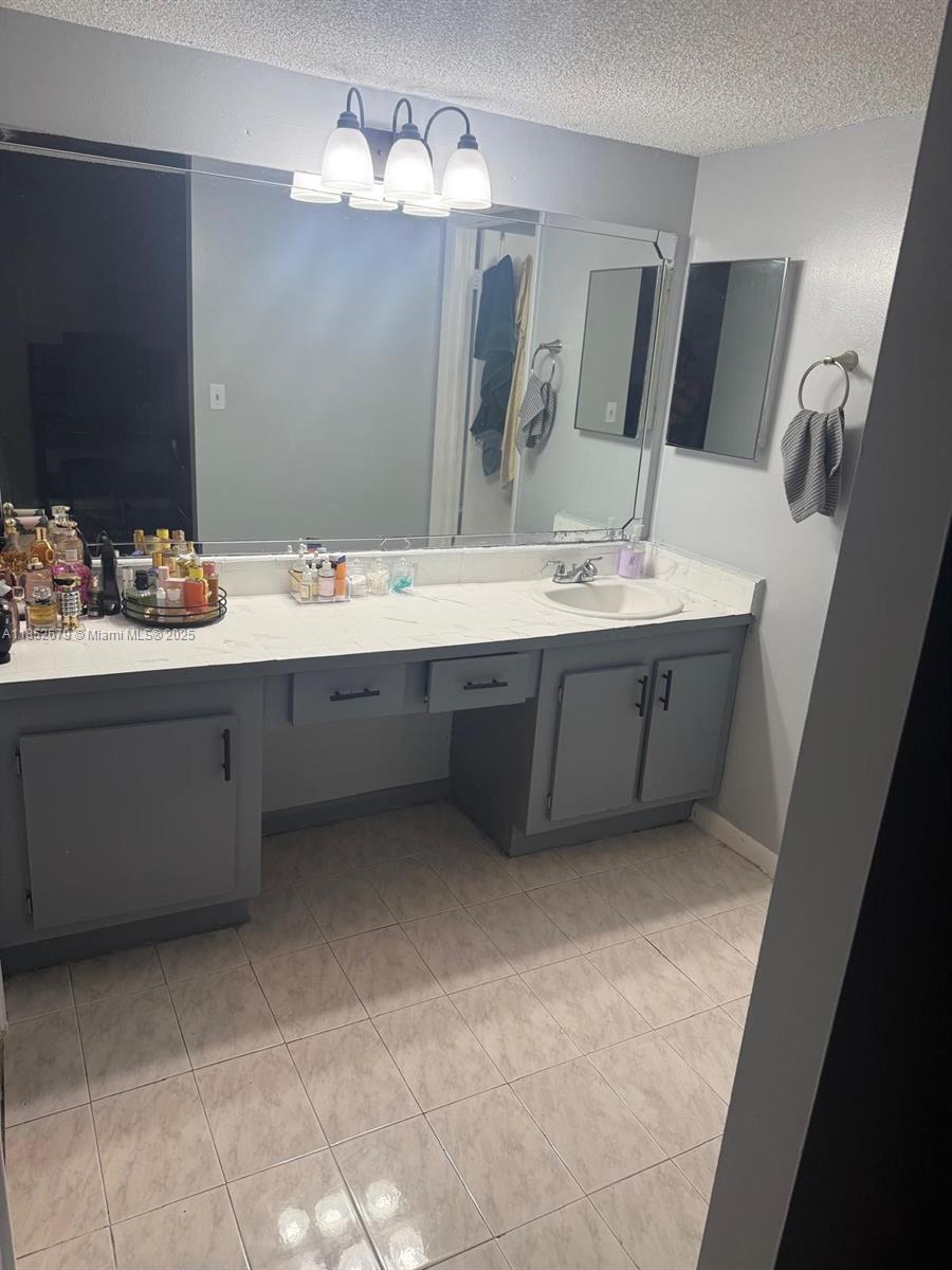 EATON AT HAMPTONS WEST CO - Residential