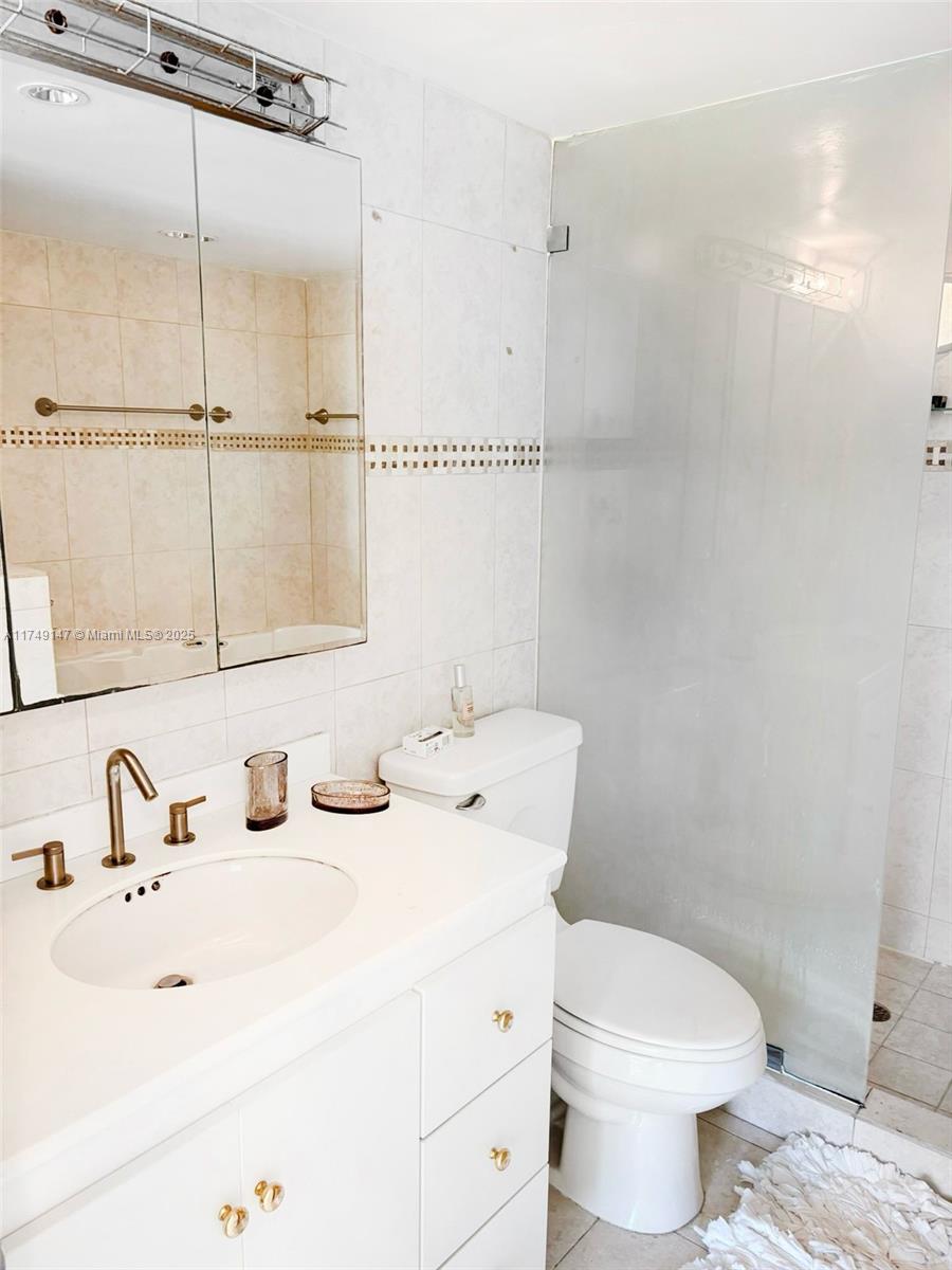 OCEAN POINT CONDO - Residential