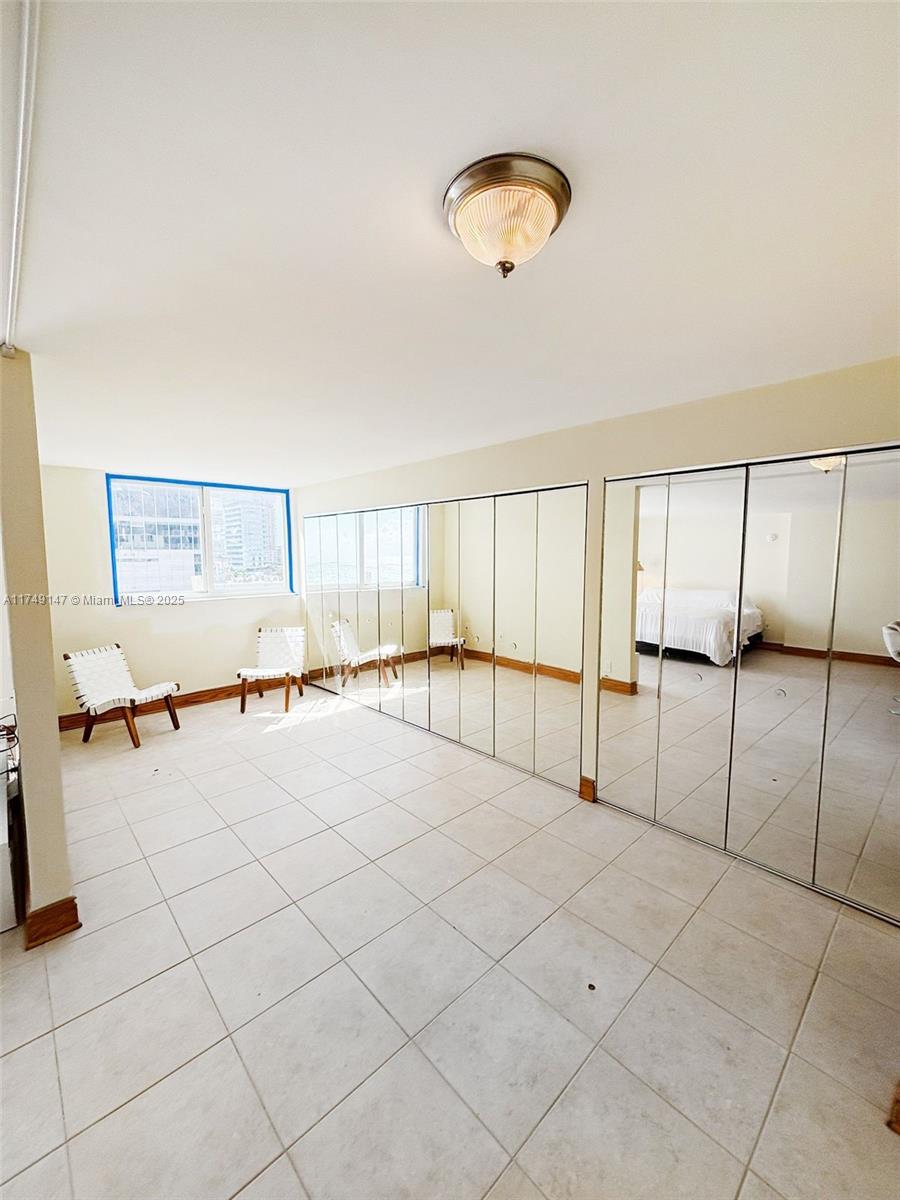 345 Ocean Dr 914