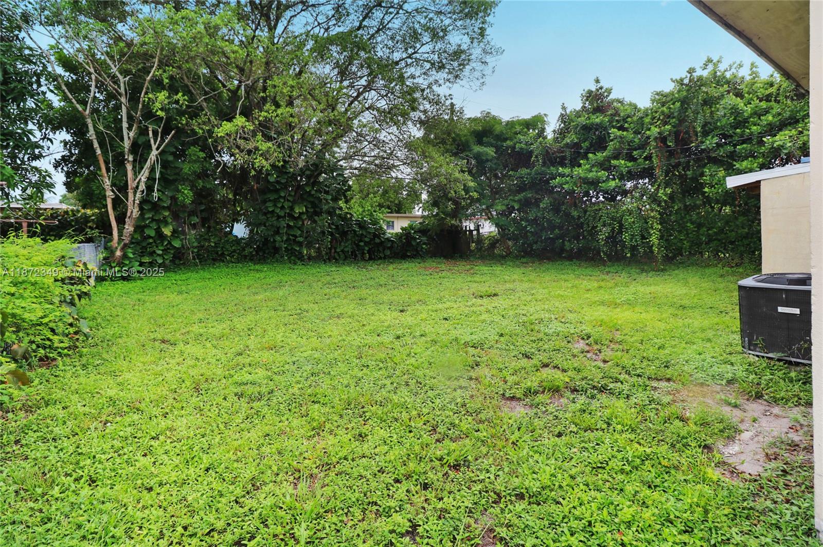 33-48-42 E 50 OF W 100 OF - Residential