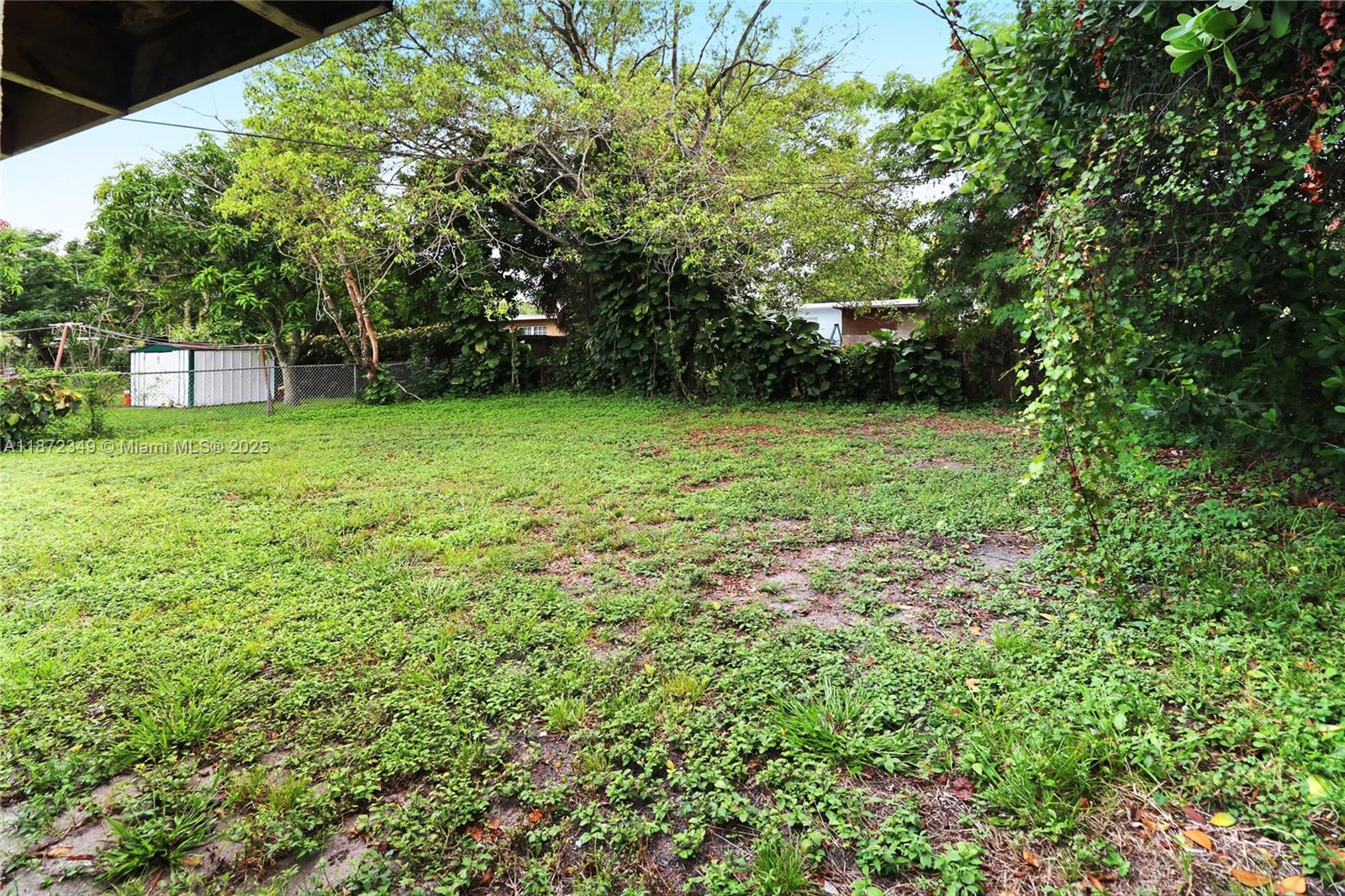 33-48-42 E 50 OF W 100 OF - Residential