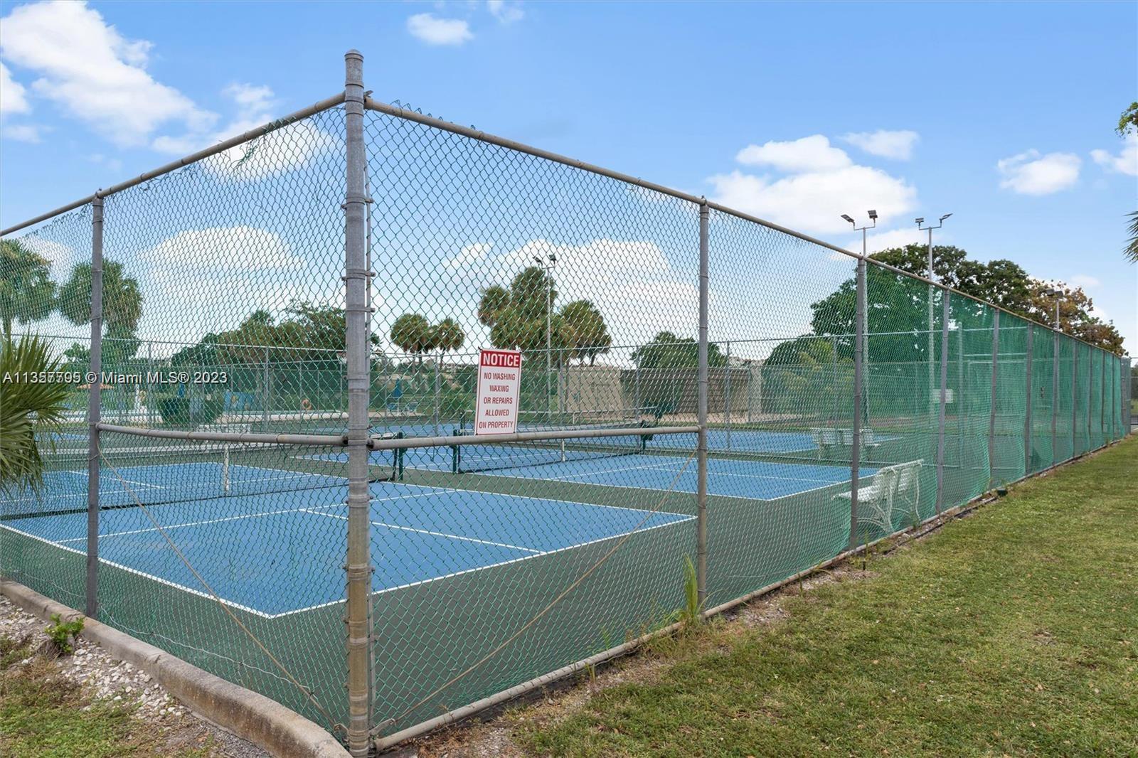 CONDOMINIUM 1 OF ENVIRON - Residential Lease