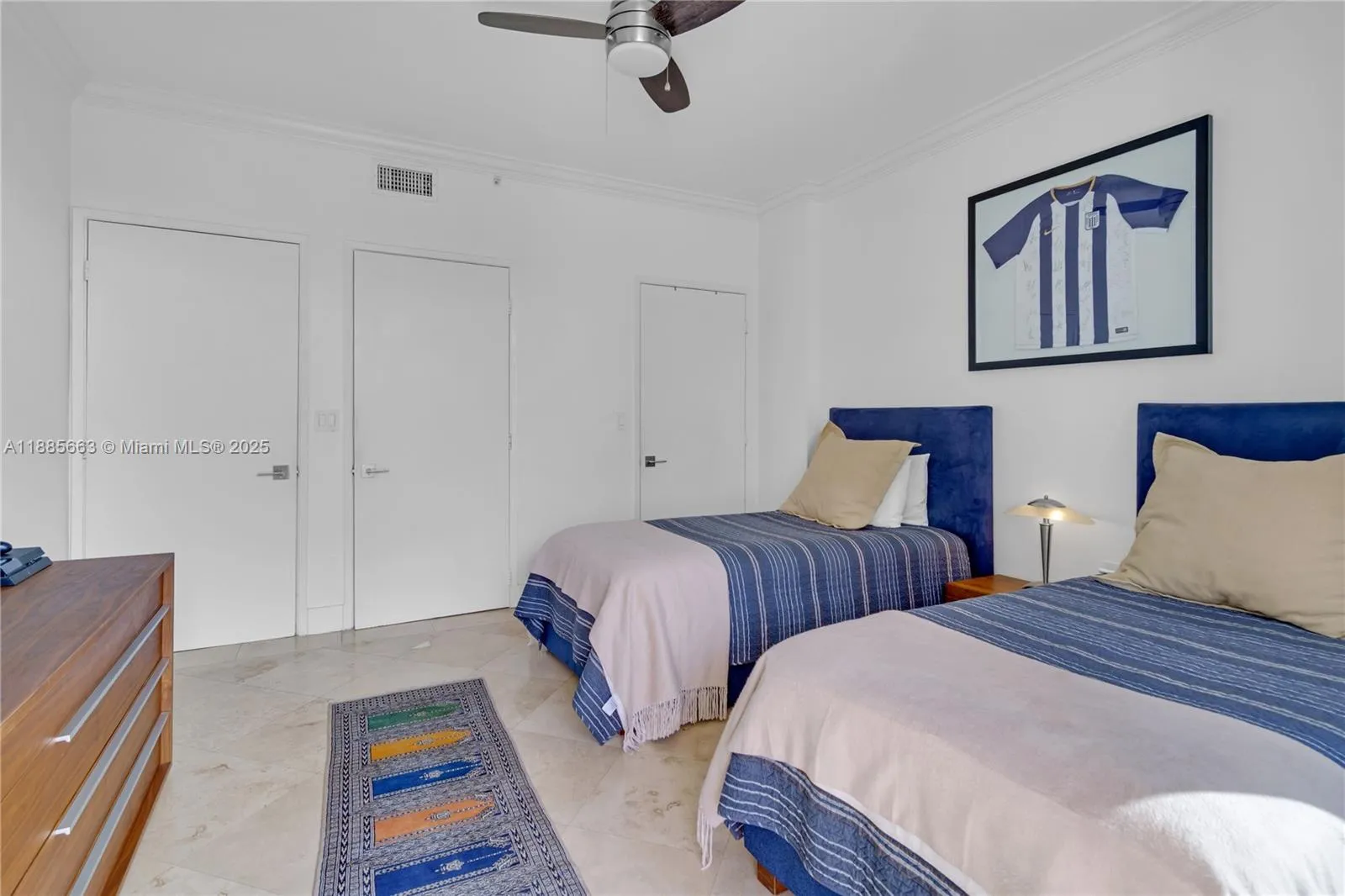 Key Biscayne, Florida 33149, United States, 2 Bedrooms Bedrooms, ,3 BathroomsBathrooms,Residential,Active,217376