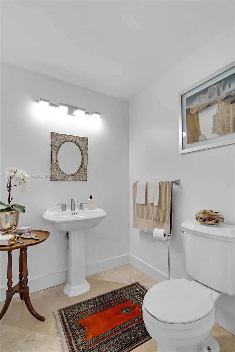 Key Biscayne, Florida 33149, United States, 2 Bedrooms Bedrooms, ,3 BathroomsBathrooms,Residential,Active,217376