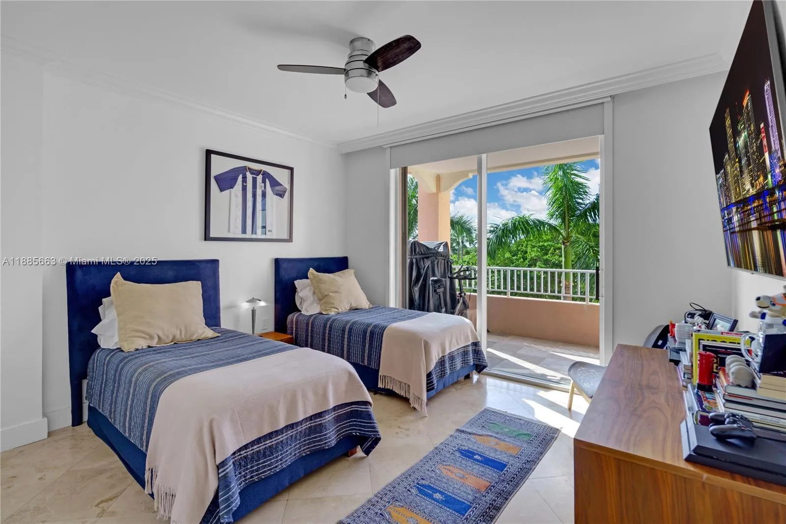 Key Biscayne, Florida 33149, United States, 2 Bedrooms Bedrooms, ,3 BathroomsBathrooms,Residential,Active,217376