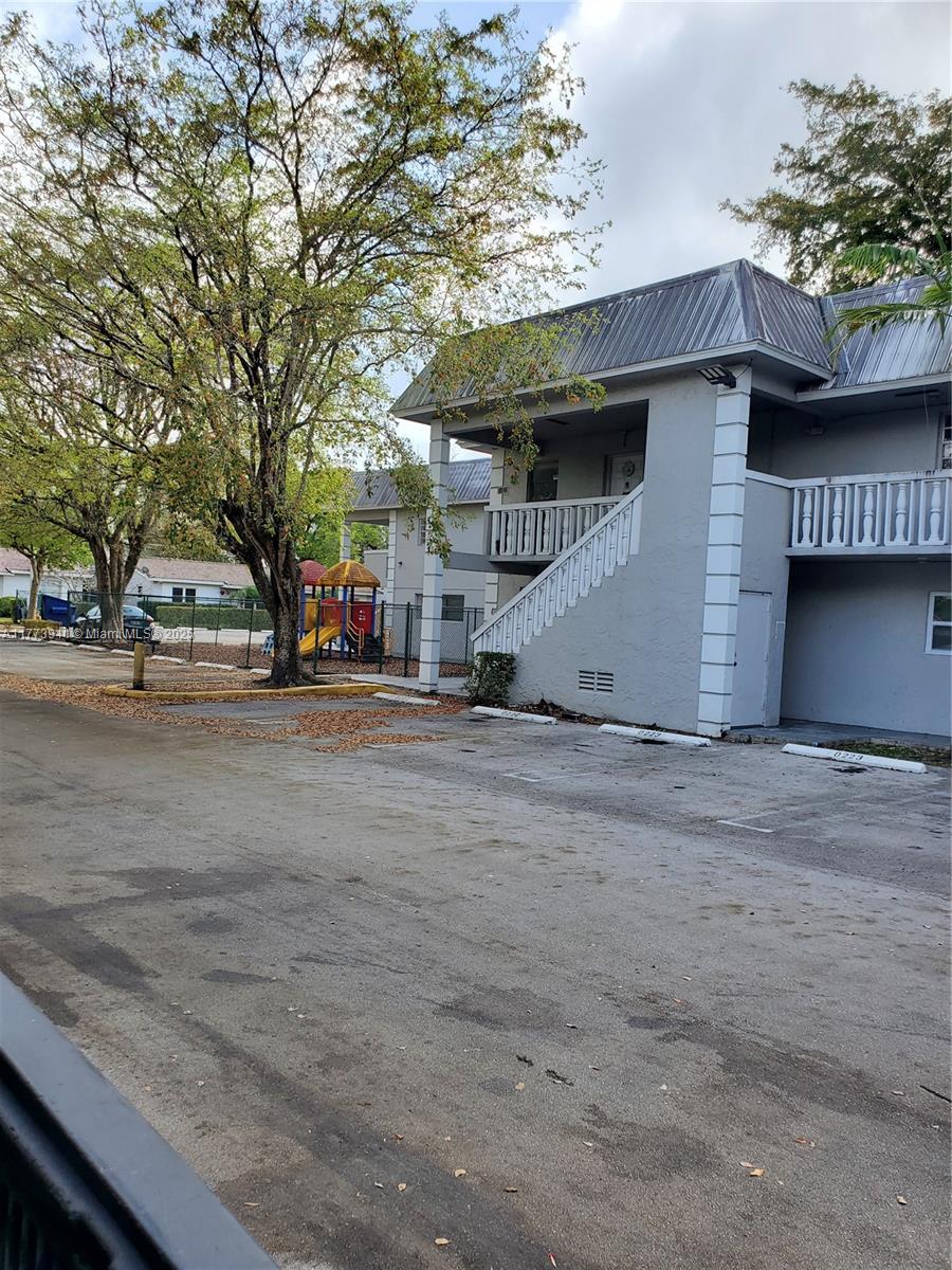 Rental Property at 17255 Sw 95th Ave J125, Palmetto Bay, Miami-Dade County, Florida - Bedrooms: 2 
Bathrooms: 1  - $2,000 MO.