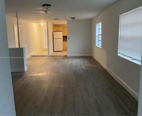 11929 SW 216th St Miami FL 33170