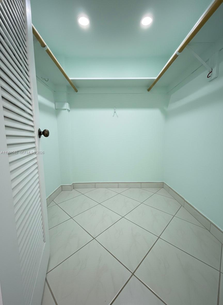 POINT EAST SEC II CONDO - Residential