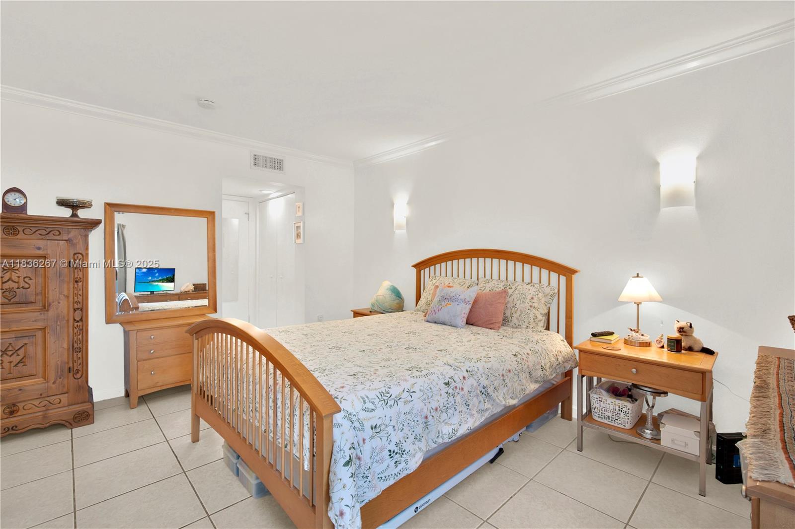 DADELAND GROVE CONDO - Residential