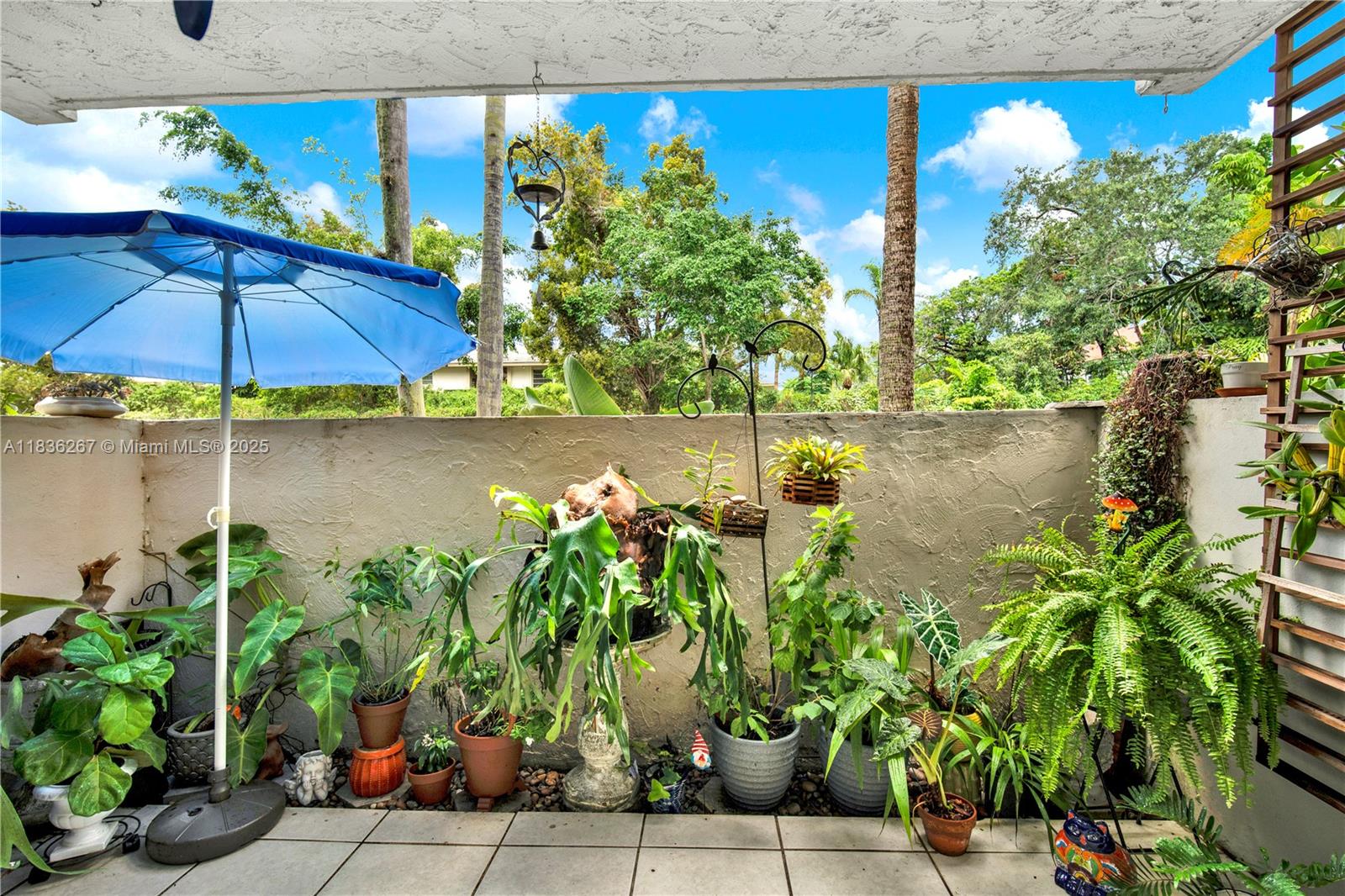 DADELAND GROVE CONDO - Residential