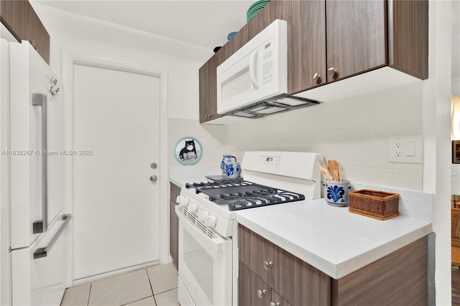 DADELAND GROVE CONDO - Residential