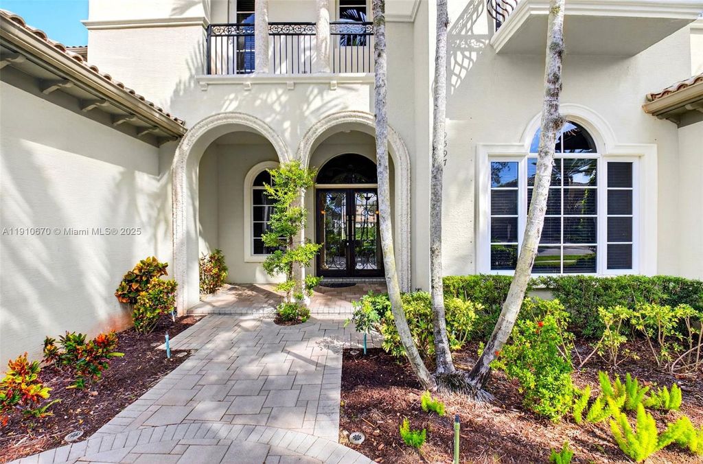 Photo of 9597 Bridgebrook Dr, Boca Raton, FL 33496 (MLS # A11910670)