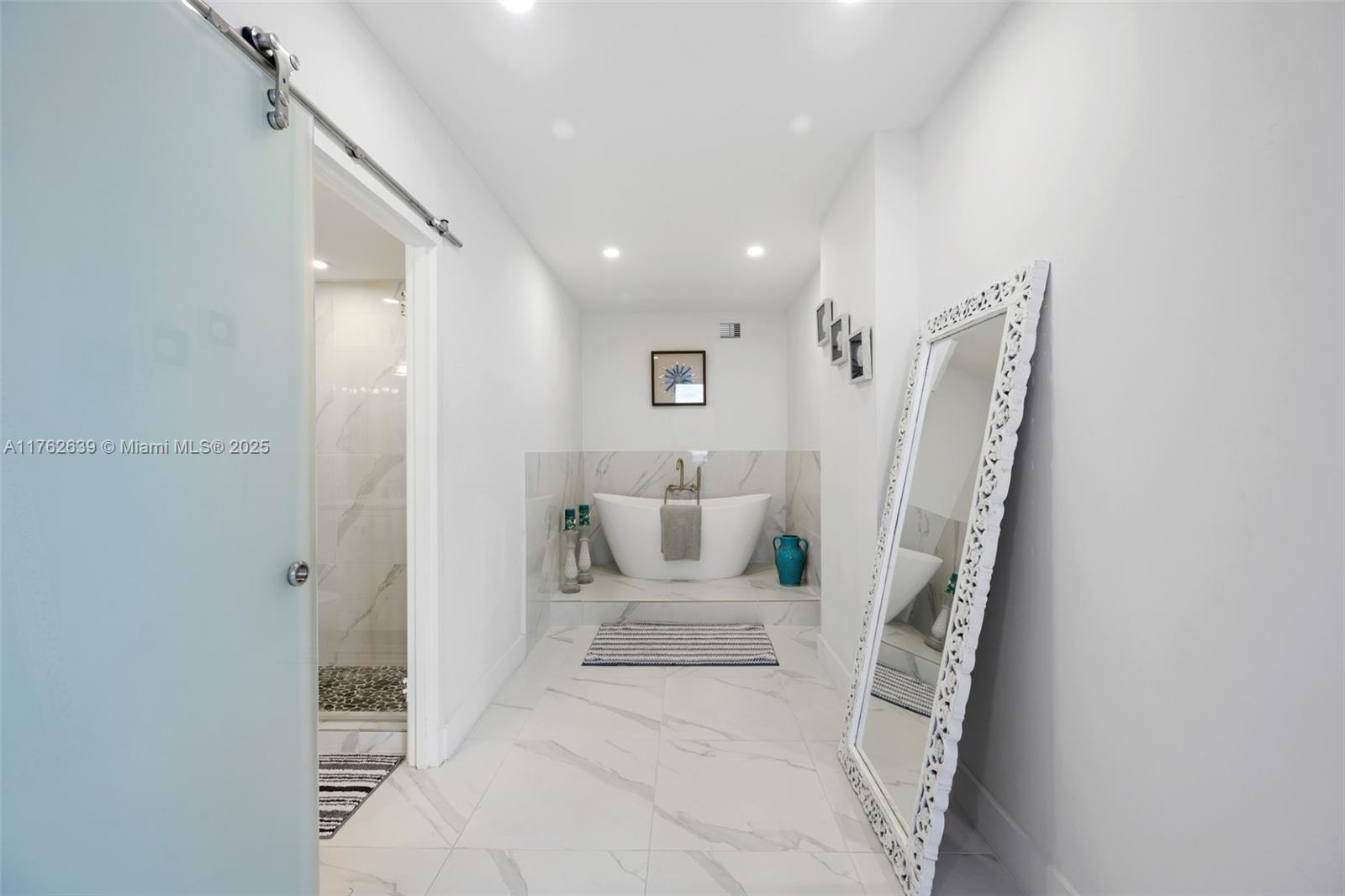 SEA AIR TOWERS CONDO - Residential Lease