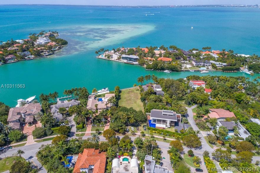 Absolutely spectacular and unique property with 27,656 Sq Ft of land on Key Biscayne. Build your dream home on this outstanding lot which is on prestigious Harbor Drive and Hurricane Harbor. This is a boater's dream with over 100 feet on the water and with incredible and spectacular views of the Bay. This is ONE OF A KIND PROPERTY!