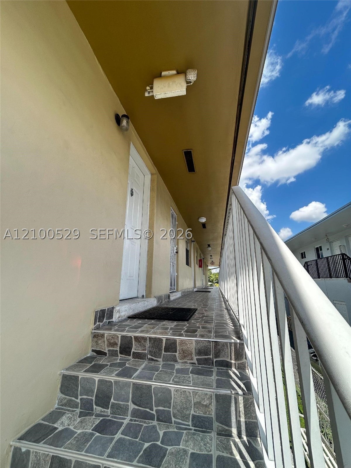 View photos, virtual tours, details... 715 W 29th St