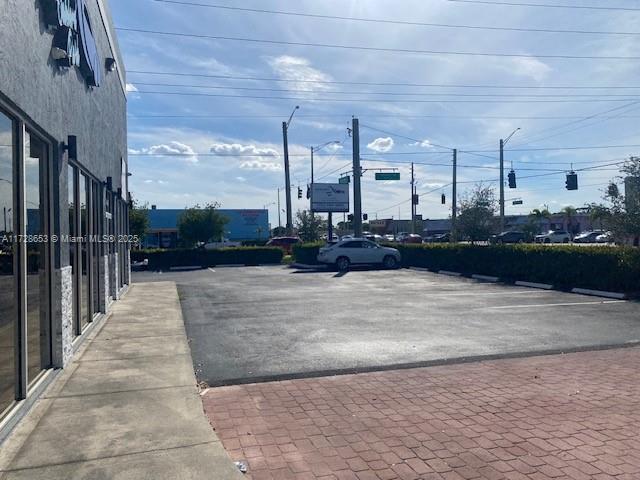 4400 N Dixie Hwy
