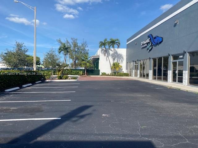 Updated-Turnkey, retail-warehouse, flex property for sale and located at a signalized corner with traffic count of over 20 thousand cars per day and within an area of many retail shops and quick access to the beach and to the interstate highway 95.
Monument sign at property for your advertising.
This 4,692 sqft building is vacant for immediate occupancy by user or ready rent out for your renters.
Many permitted uses by the city of Oakland Park, B-3 zoning.
Building's re-certification has been recently completed.
2 Ingress & Egress from 2 streets