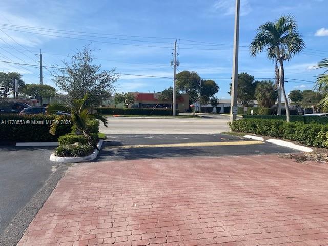 4400 N Dixie Hwy