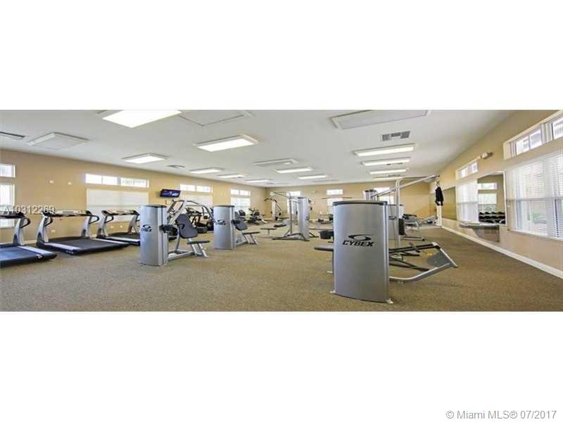 THE COURTS AT BAYSHORE II - Residential Lease